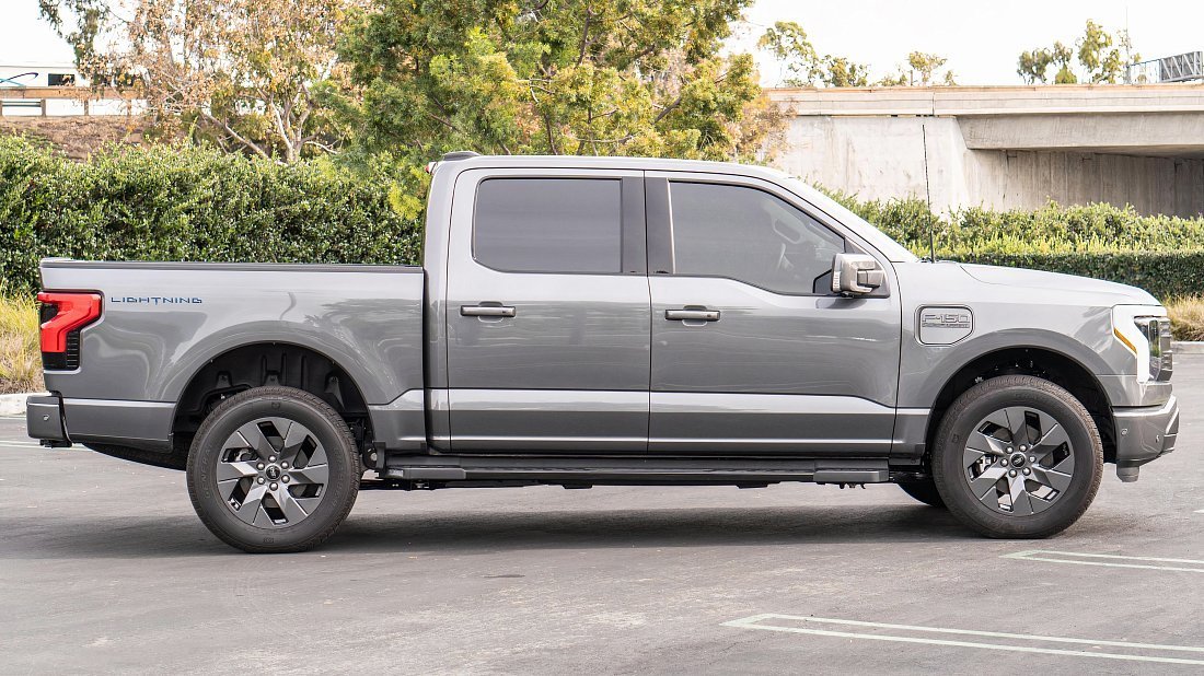 Ford F-150 Lightning Extended Range (2022-…) side profile, silhouette, doors, wheels, exterior