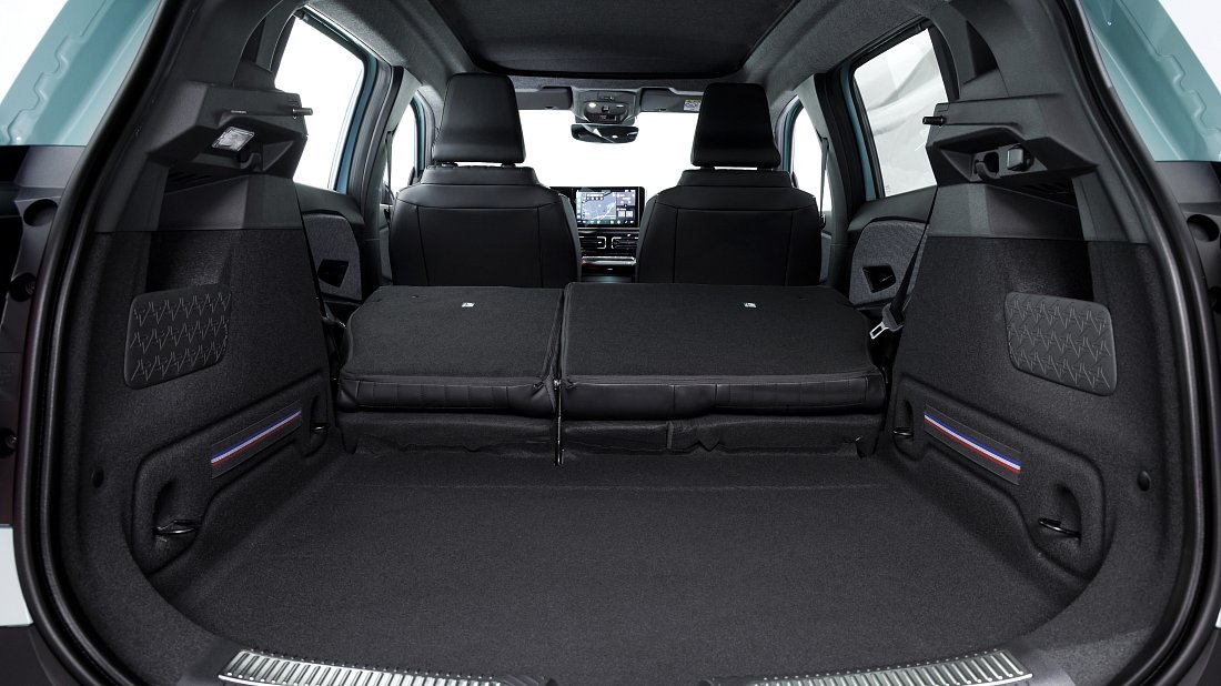 Renault 4 E-Tech EV40 120hp (2025-...) trunk, boot, expanded, folded seats, maximum volume, max cargo, max capacity, max storage