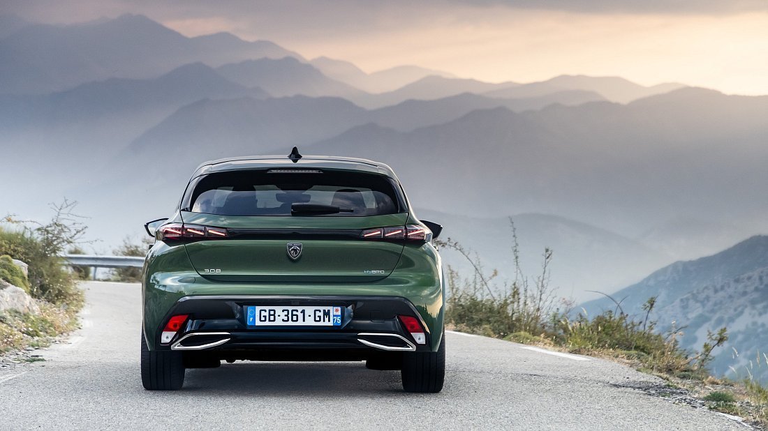 Peugeot e-308 Hatchback (2023-…) rear view, taillights, trunk, spoiler, badge, bumper, exterior