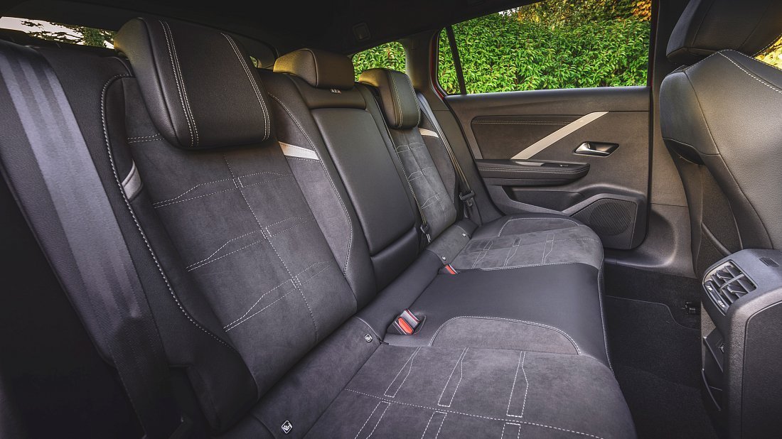 Opel Astra Electric Sports Tourer (2023-…) rear seats, back seats, passenger seats, legroom, headroom, interior