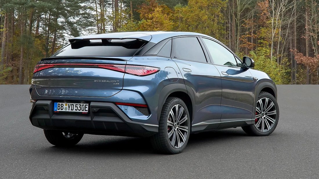BYD Sealion 7 Design AWD (2024-...) rear quarter, three-quarter view, diagonal, exterior