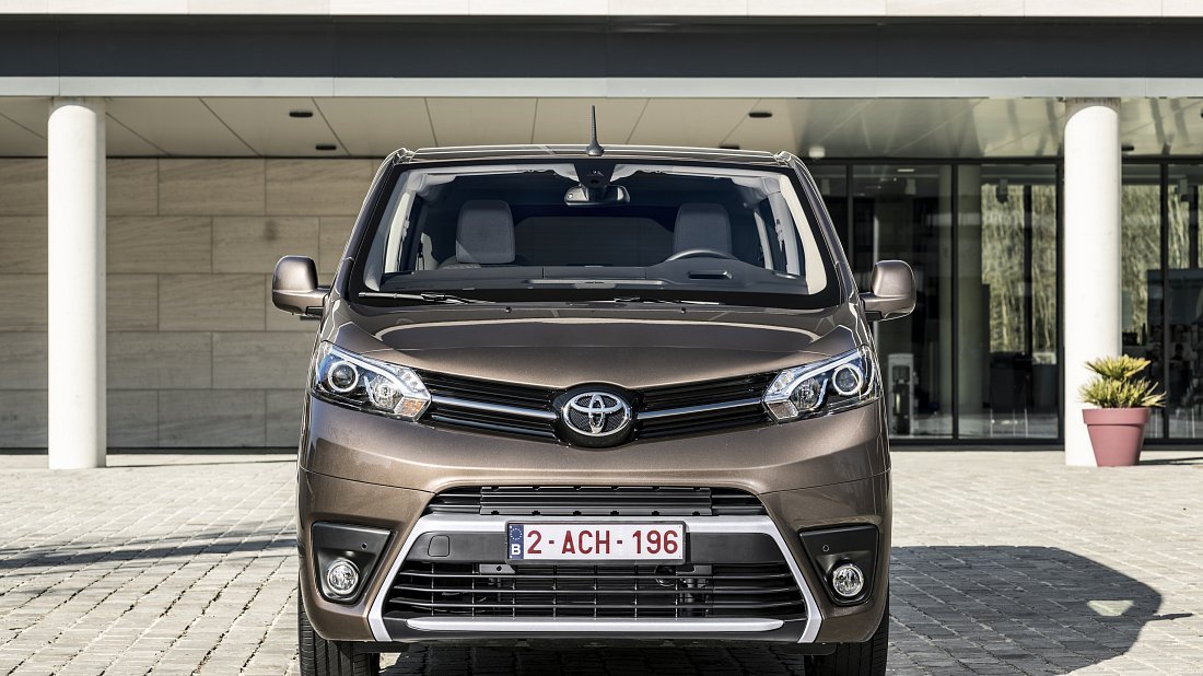 Toyota Proace Verso Electric M 50 kWh (2021-2024) front fascia, grille, headlights, bumper, exterior
