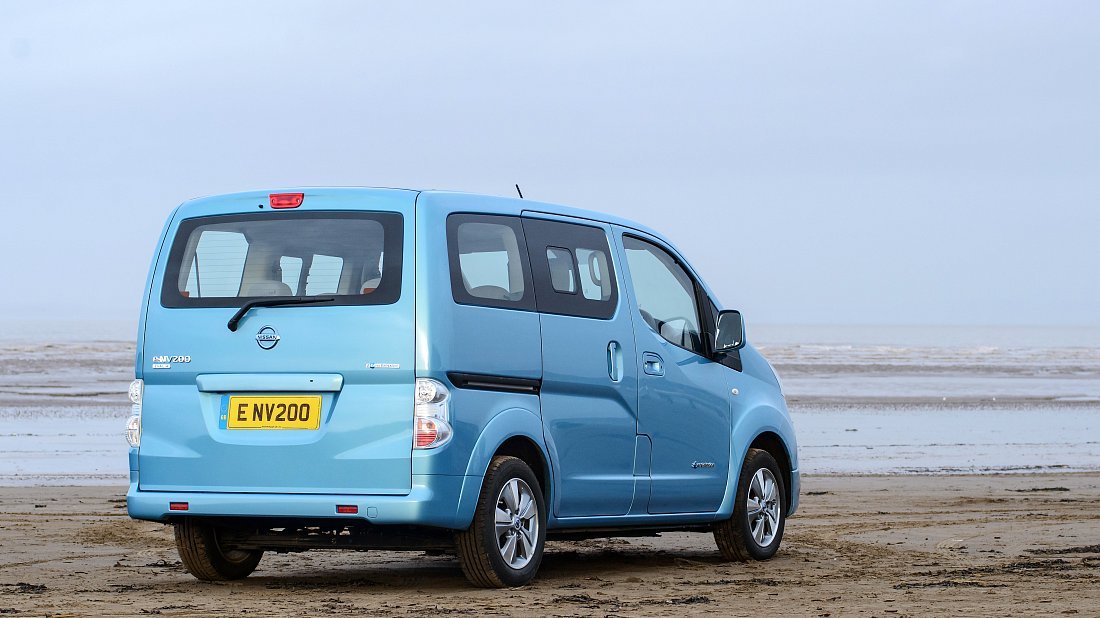 Nissan e-NV200 Evalia 24 kWh (2014-2018) rear quarter, three-quarter view, diagonal, exterior
