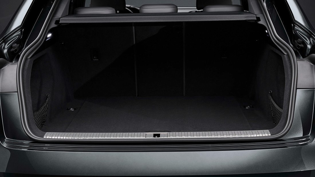Audi e-tron Sportback S (2020-2022) trunk photo, boot, seats up, seats upright, cargo space, cargo volume, cargo capacity, storage