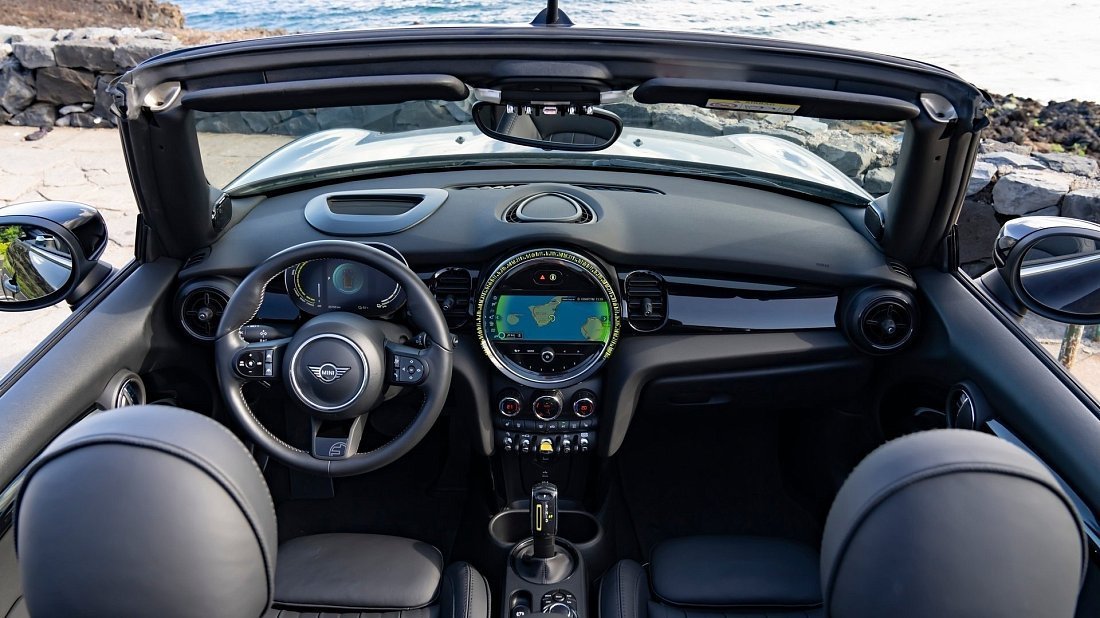 Mini Cooper SE Convertible (2023-2024) interior, front seat, driver seat, dashboard, steering wheel, infotainment, cockpit
