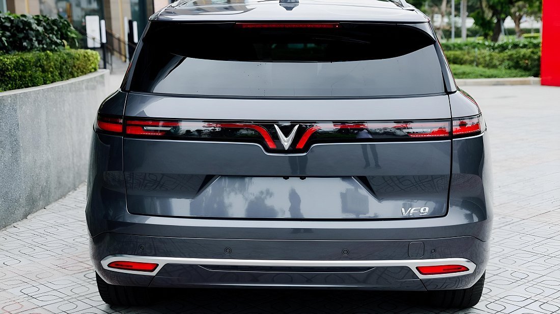 VinFast VF 9 Eco (2024-…) rear view, taillights, trunk, spoiler, badge, bumper, exterior