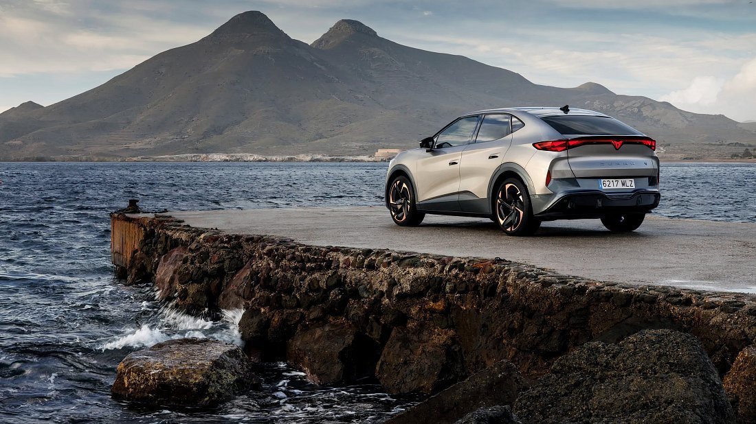 Cupra Tavascan Endurance (2023-…) rear quarter, three-quarter view, diagonal, exterior