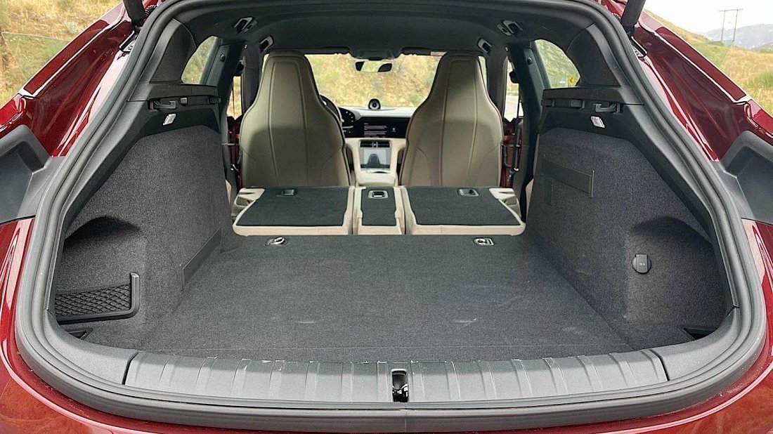 Porsche Taycan 4S Sport Turismo (2024-…) trunk, boot, expanded, folded seats, maximum volume, max cargo, max capacity, max storage