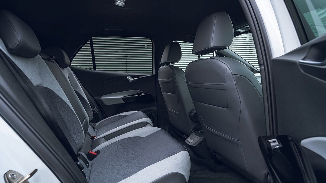 Volkswagen ID.3 1st Edition (2019-2021) rear seats photo, back seats, passenger seats, legroom, headroom, interior