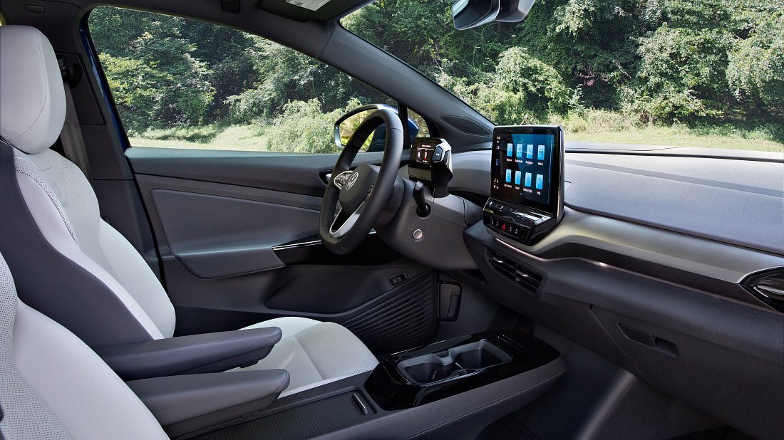 Volkswagen ID.4 Pro 4MOTION (2022-2023) interior, front seat, driver seat, dashboard, steering wheel, infotainment, cockpit
