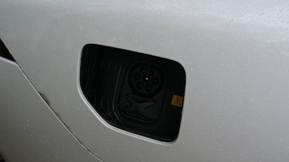 XPENG G9 RWD Long Range (2023-…) charge port Europe, charging, inlet, plug, connector