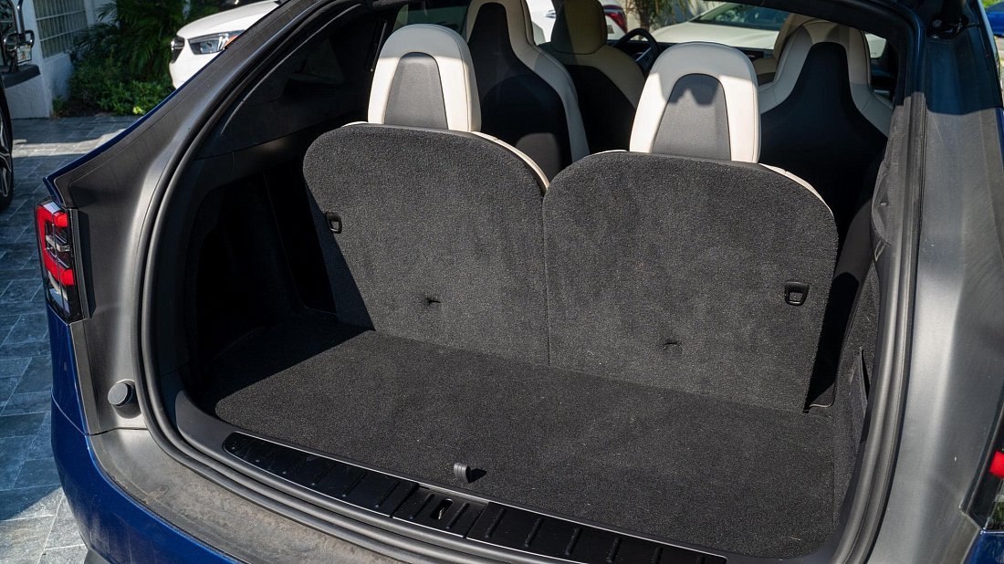 Tesla Model X Dual Motor (2025-…) trunk photo, boot, seats up, seats upright, cargo space, cargo volume, cargo capacity, storage