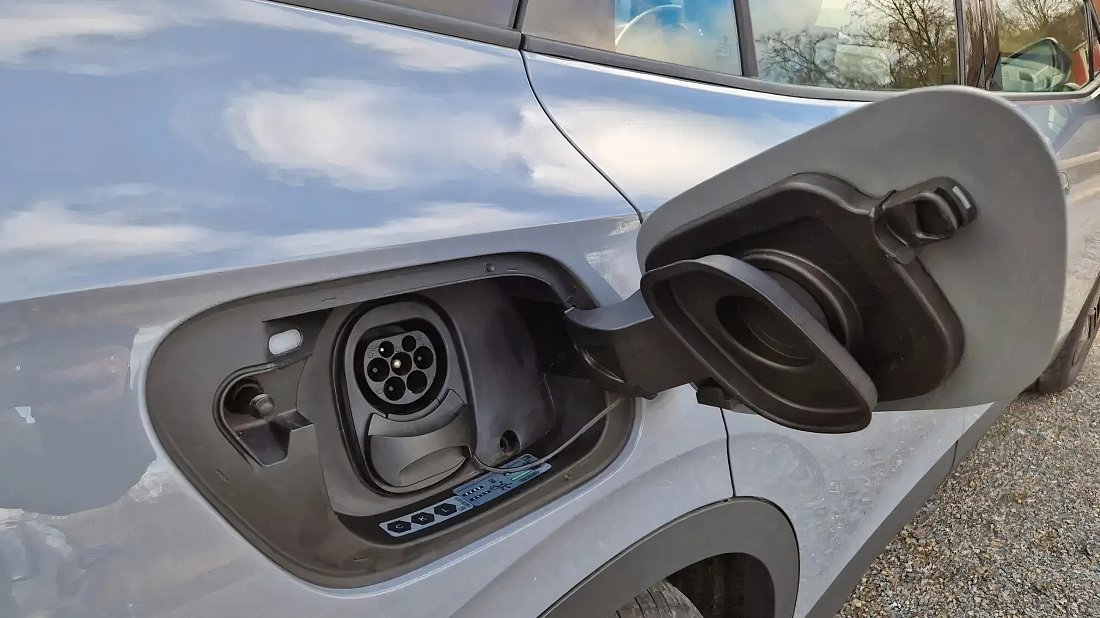 Volkswagen ID.5 Pro (2022-2023) charge port Europe, charging, inlet, plug, connector