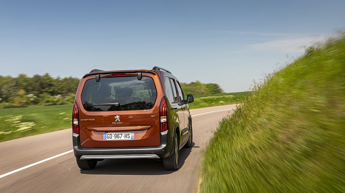 Peugeot e-Rifter Standard 50 kWh (2021-2024) rear view, taillights, trunk, spoiler, badge, bumper, exterior