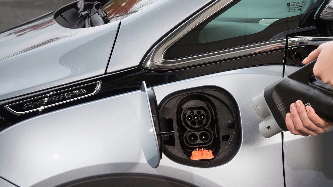 Chevrolet Bolt EV Gen 1 (2017-2019) charge port Europe, charging, inlet, plug, connector