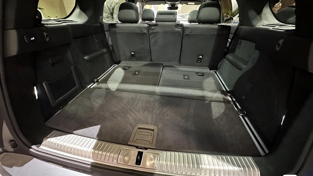 VinFast VF 9 Eco (2024-…) trunk, boot, expanded, folded seats, maximum volume, max cargo, max capacity, max storage