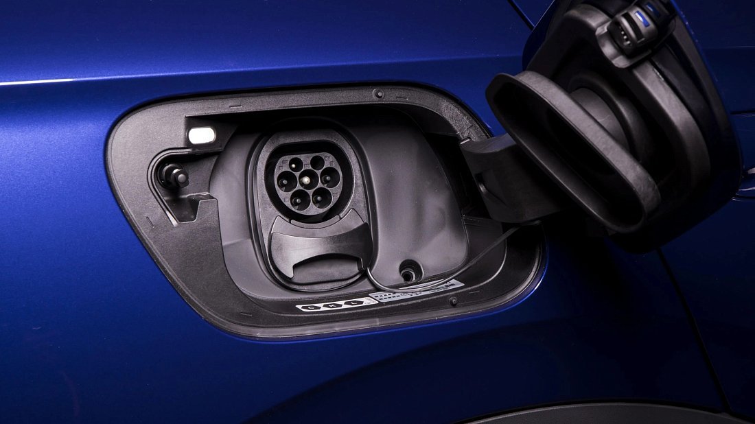 Volkswagen ID.4 Pro Performance (2021-2023) charge port Europe, charging, inlet, plug, connector