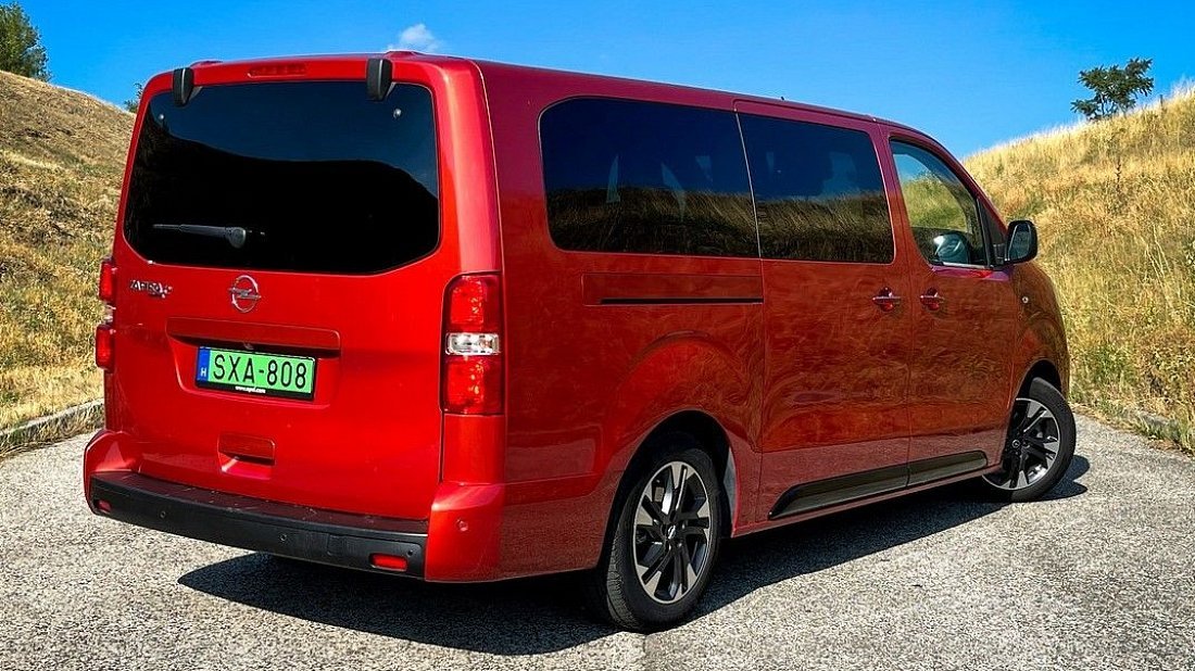 Opel Zafira Electric Life L 75 kWh (2021-2024) rear quarter, three-quarter view, diagonal, exterior