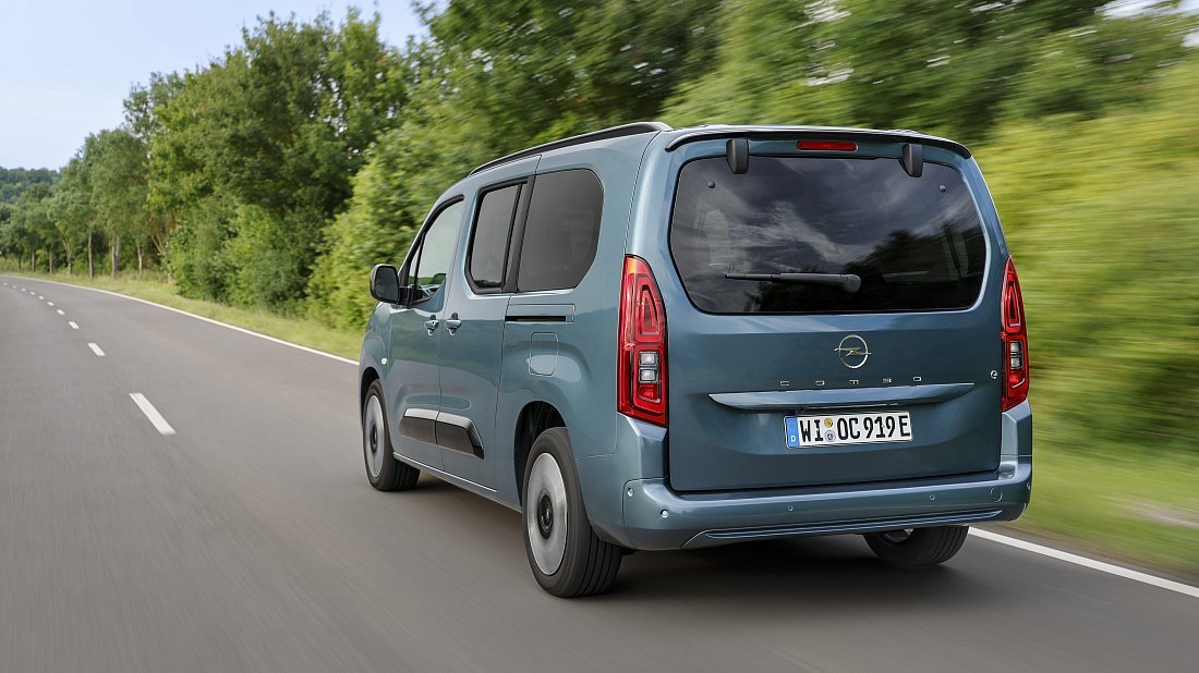 Opel Combo Electric Life XL 52 kWh (2024-...) rear quarter photo, three-quarter view, diagonal, exterior