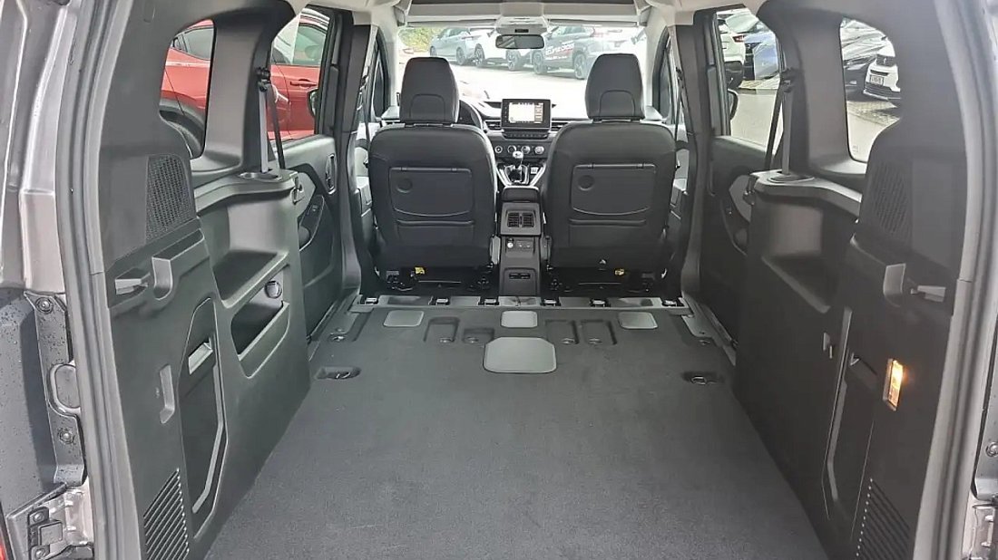 Nissan Townstar Evalia EV L2 (2024-…) trunk, boot, expanded, folded seats, maximum volume, max cargo, max capacity, max storage