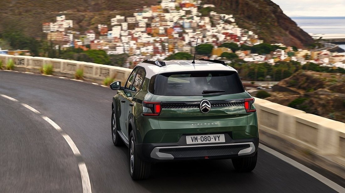 Citroën e-C3 Aircross (2024-…) rear view, taillights, trunk, spoiler, badge, bumper, exterior