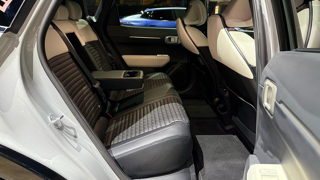 Kia EV4 Hatchback Long Range (2025-…) rear seats, back seats, passenger seats, legroom, headroom, interior