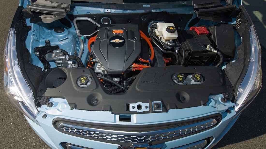 Chevrolet Spark EV 21 kWh (2013-2014) frunk, front trunk, under hood, storage, cargo, capacity, bonus space