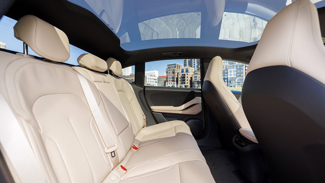 NIO ET5 Long Range (2022-…) rear seats, back seats, passenger seats, legroom, headroom, interior