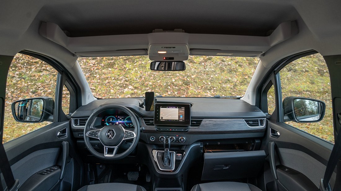 Renault Kangoo E-Tech Electric (2022-…) interior, front seat, driver seat, dashboard, steering wheel, infotainment, cockpit
