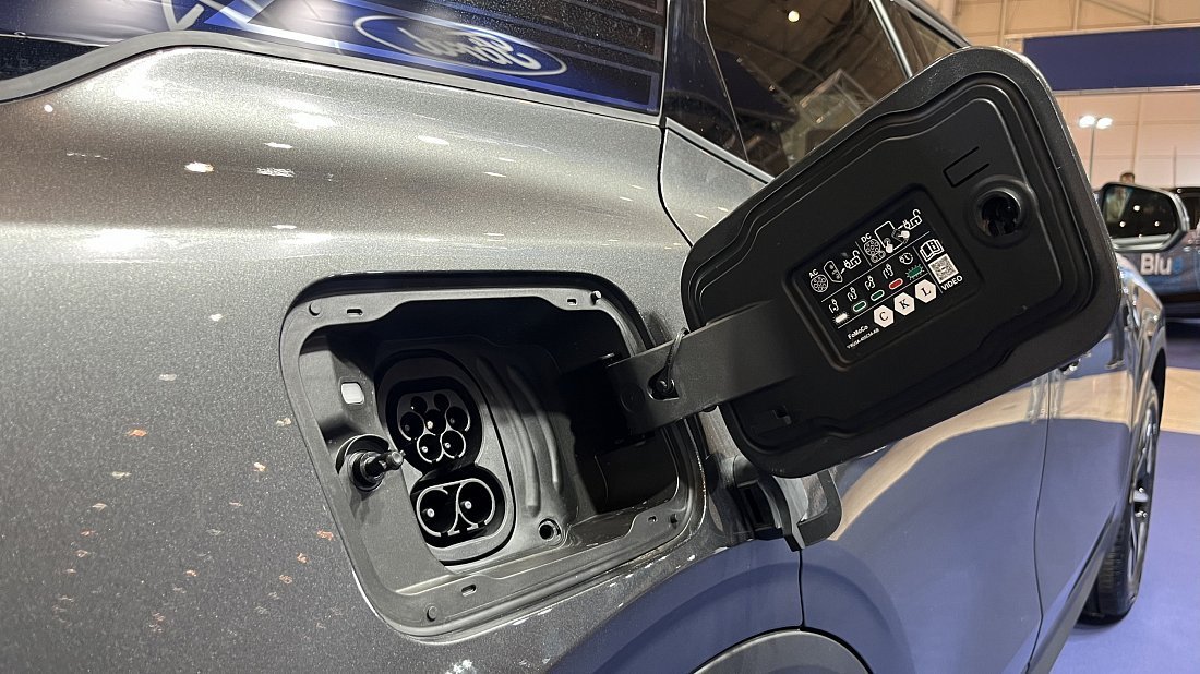 Ford Explorer EV Extended Range RWD (2024-…) charge port Europe, charging, inlet, plug, connector