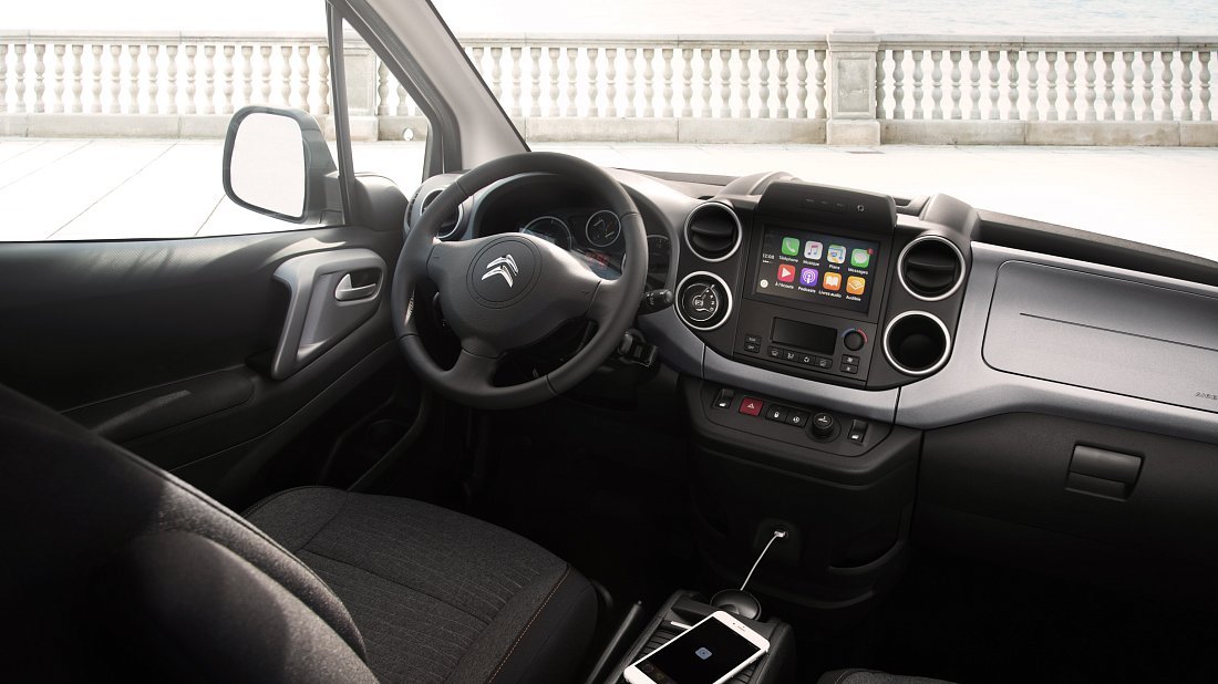 Citroën e-Berlingo Multispace (2017-2020) interior, front seat, driver seat, dashboard, steering wheel, infotainment, cockpit