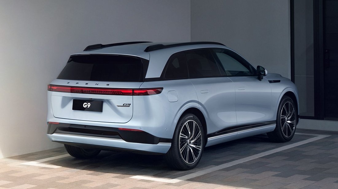 XPENG G9 RWD Long Range (2023-…) rear quarter, three-quarter view, diagonal, exterior