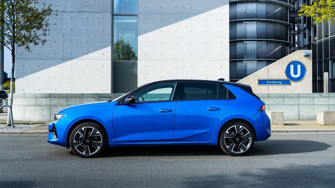 Opel Astra Electric (2023-…) side profile, silhouette, doors, wheels, exterior