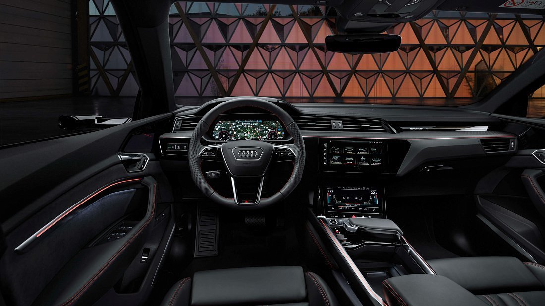 Audi Q8 Sportback e-tron 55 quattro (2022-…) interior, front seat, driver seat, dashboard, steering wheel, infotainment, cockpit