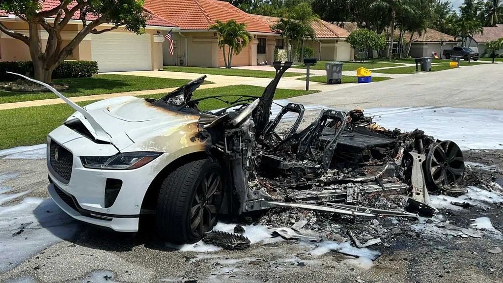 Burned Jaguar I-Pace